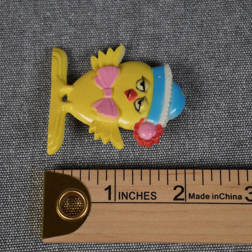 Vintage Chick Pin Yellow Plastic Bird Sailor Hat Norcross Patroller Hong Kong